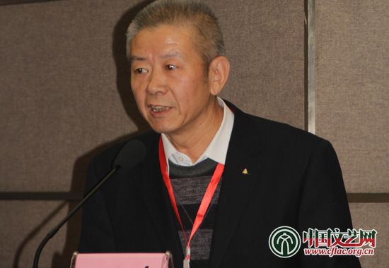 敦煌市文聯(lián)主席朱鋌發(fā)言 中國文藝網(wǎng) 吳月玲 攝